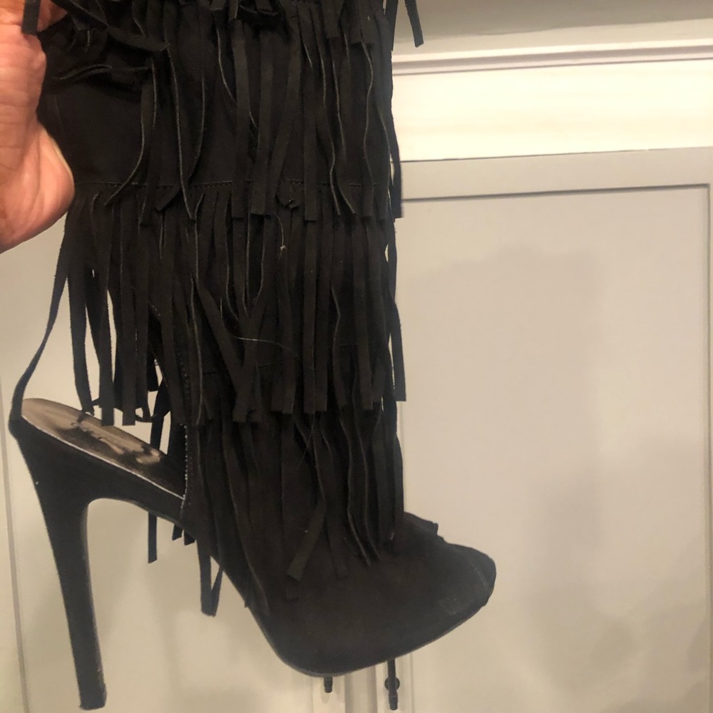 Fringe bootie that is to die for!
